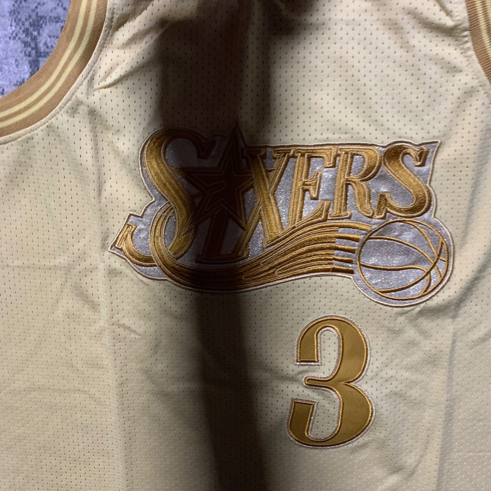 Mitchell & Ness Allen Iverson 76ers Mens S Gold NEW 2000-01 Basketball Jersey - Picture 5 of 6